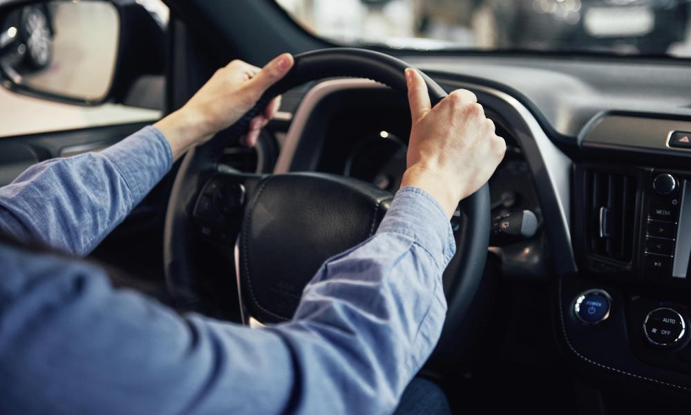 Омские таксисты временно перестали получать лицензии на работу