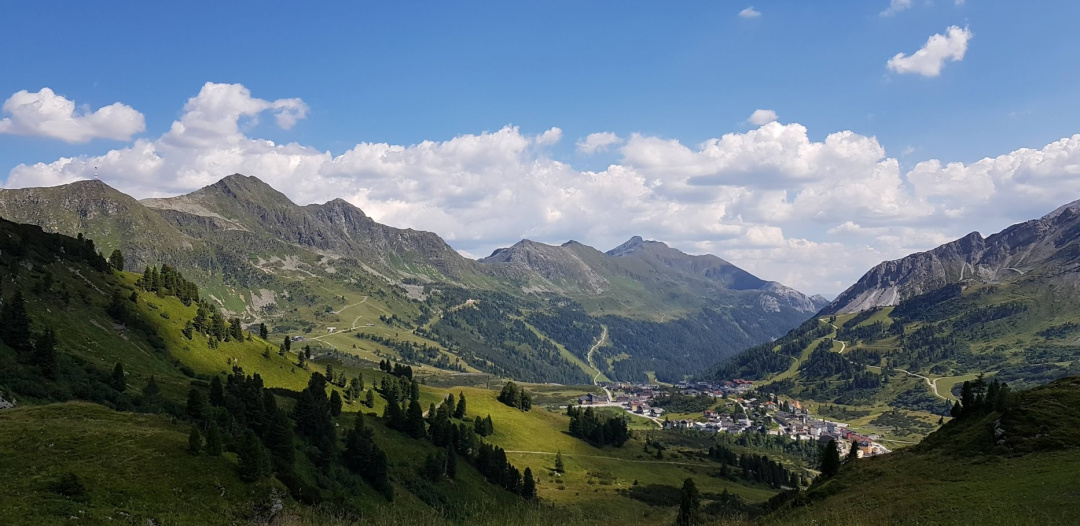 В путешествие по России с кешбэком омичи смогут отправиться и осенью