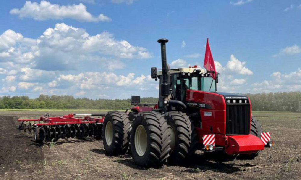 Виталий Хоценко назвал лидеров технического перевооружения сельского хозяйства среди районов Омской области