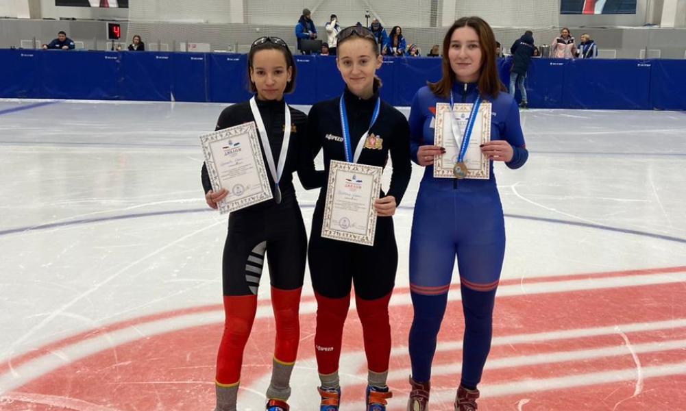 Омские шорт-трекисты завоевали сразу 8 медалей на межрегиональных соревнованиях 
