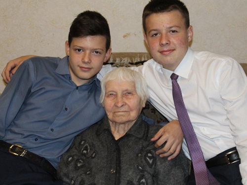 В Омске поздравили со 100-летием труженицу тыла Ольгу Каськову