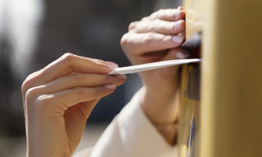 В России планируют ввести штрафы для тех, кто распространяет рекламные листовки через почтовые ящики