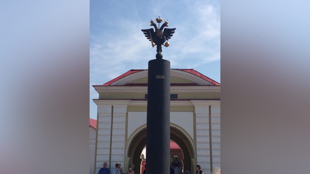 В Омской крепости установили обелиск в честь основания города 