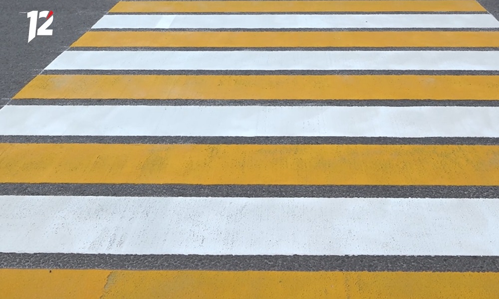 По поручению губернатора Омской области главы районов оценили состояние пешеходных переходов вблизи школ