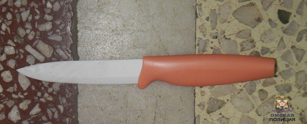 В Омске просят отозваться неравнодушного мужчину, который спас продавца от грабителя 