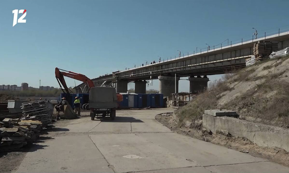 В Омске на мосту имени 60-летия ВЛКСМ временно сократят количество полос