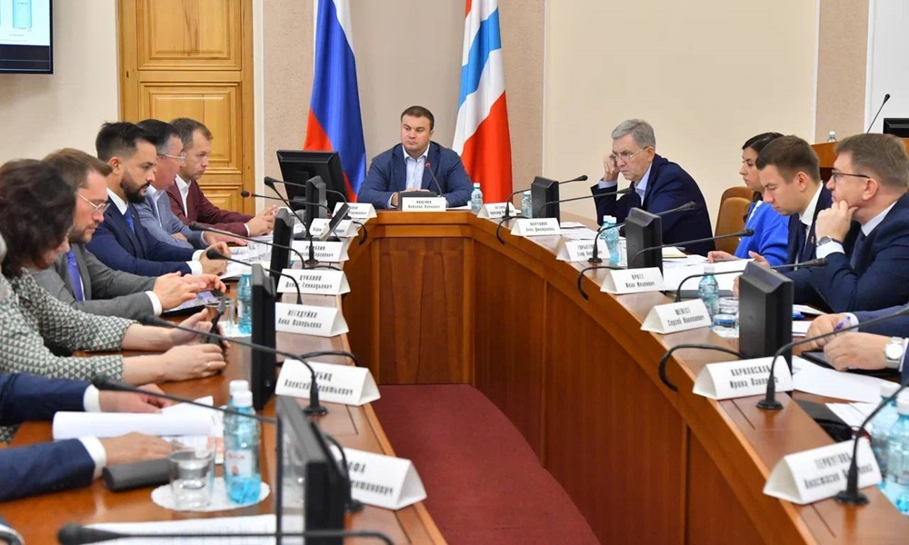 По поручению Виталия Хоценко члены правительства региона посетят школьные линейки 