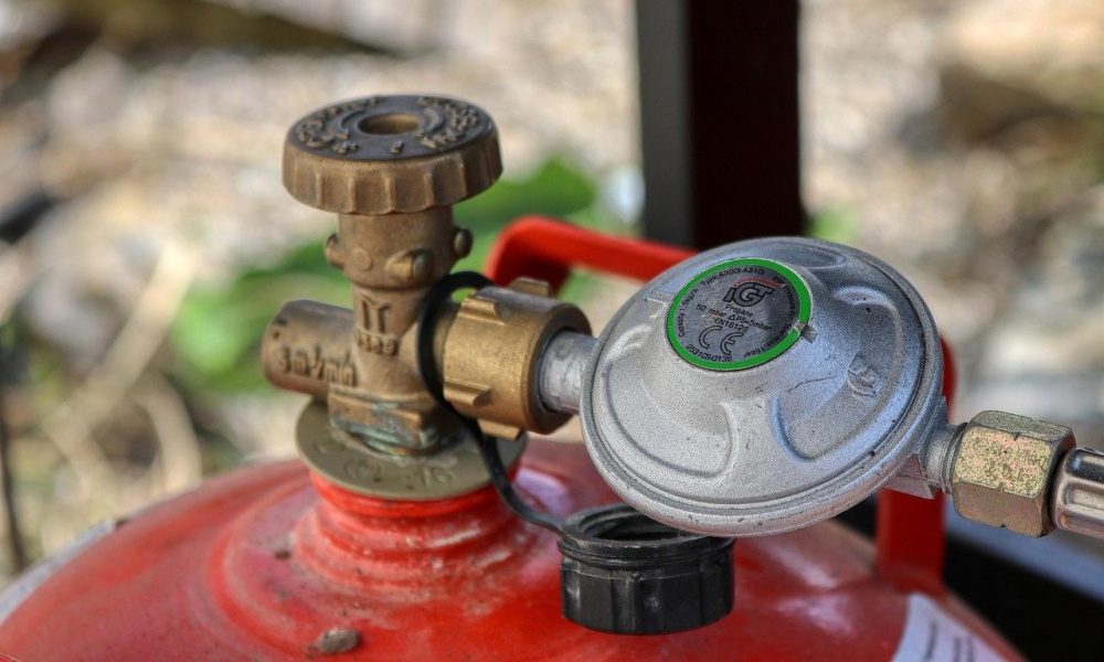 В Омске годовалый ребёнок получил ожоги из-за возгорания газового баллона 