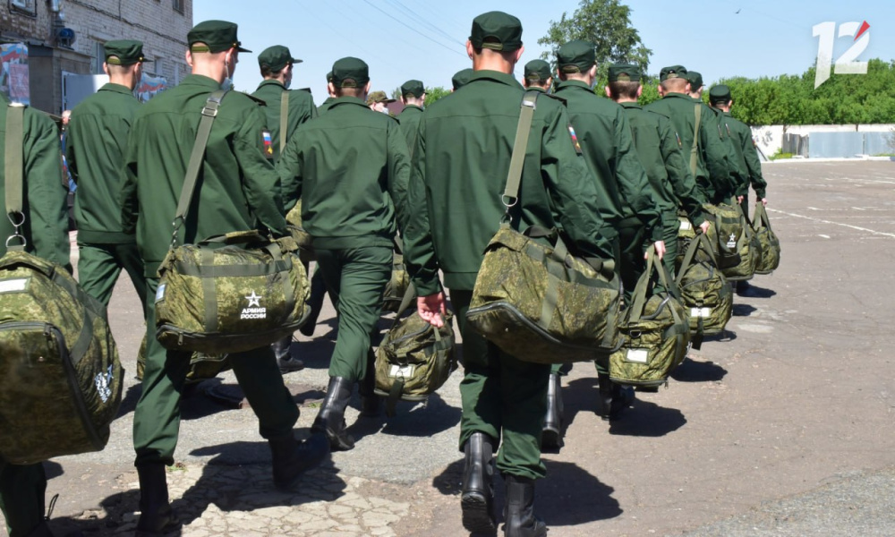 Для омских школьников и студентов организуют военные сборы