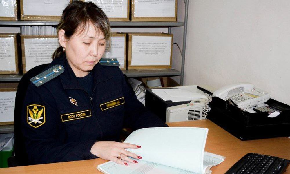 Омские приставы выследили алиментщика по его утреннему маршруту