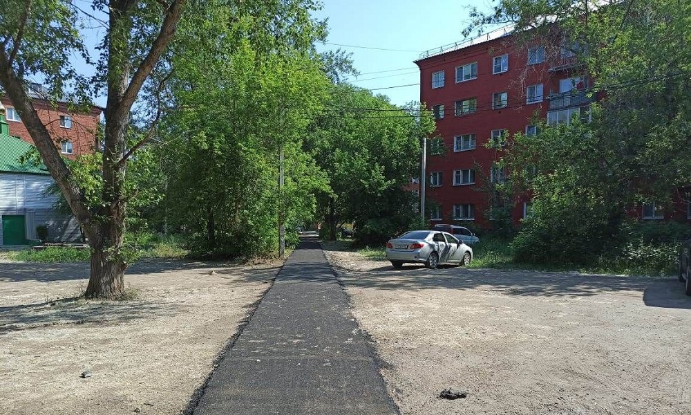 В Омске завершился ремонт тротуаров и проездов в Октябрьском округе 
