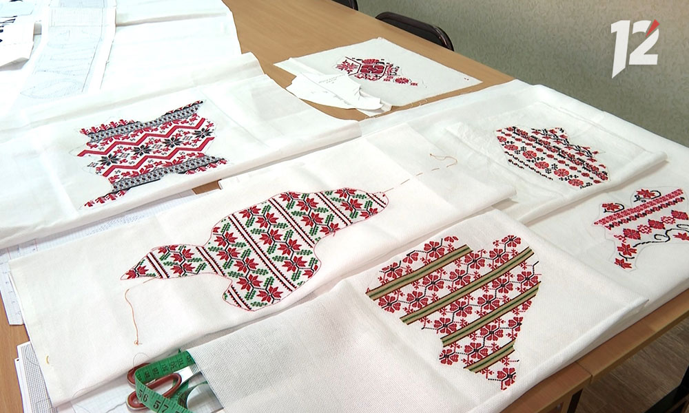 Вышитую карту Омской области представили на фестивале в Чебоксарах