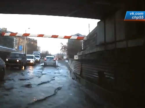 В Ленинском округе Омска затопило тоннель