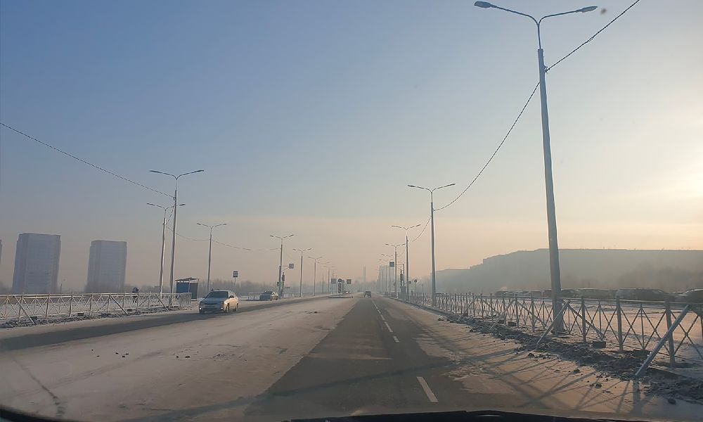 Мэрия Омска проверит испорченный неизвестными участок дороги-дублёра на Левом берегу 