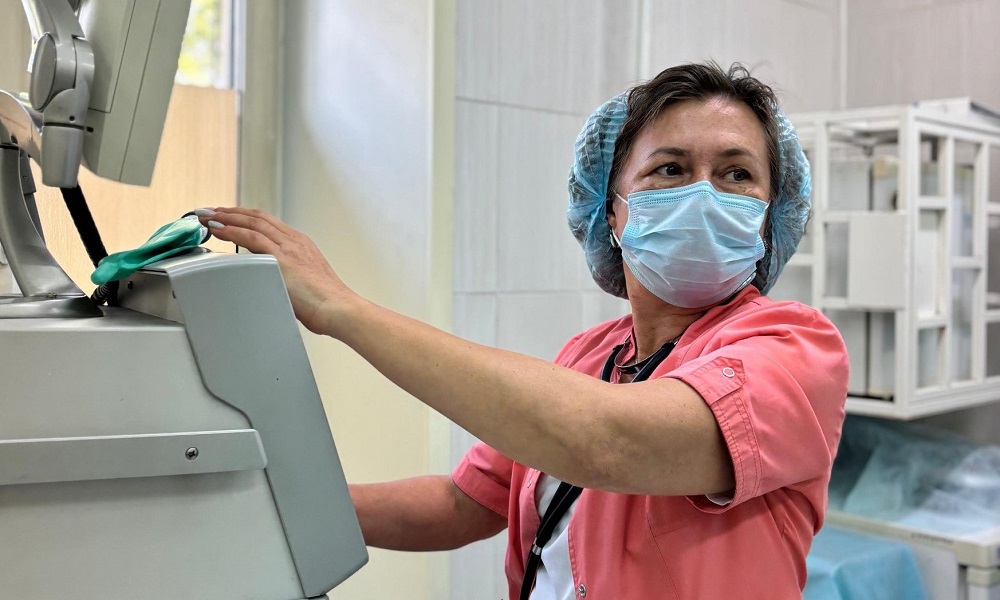 Врачи ГДКБ № 3 вспомнили детали спасения подростков после аварии на питбайке