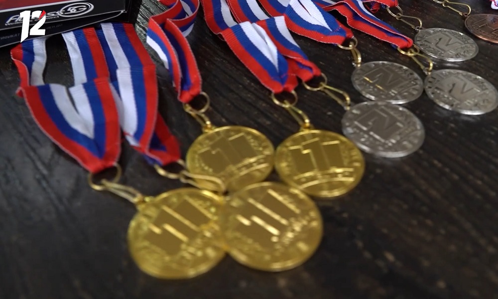 Омичи выступили на чемпионате и первенстве Сибири по прыжкам на батуте 