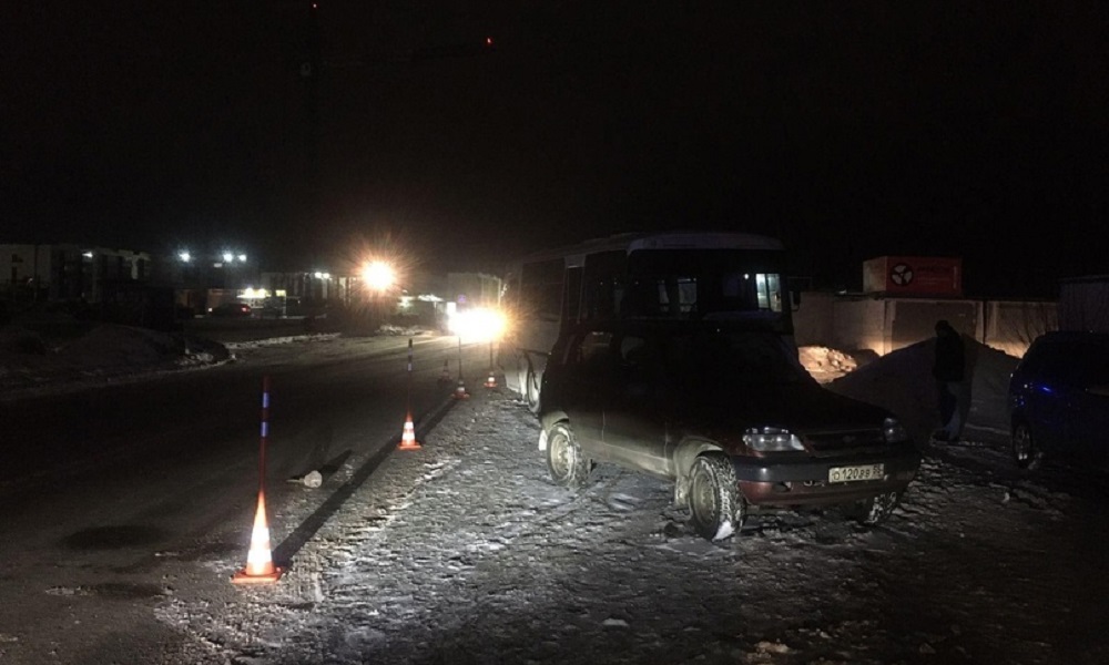 В Амурском посёлке автобус с пассажирами столкнулся с внедорожником