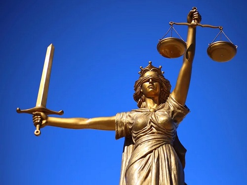 Упавший с вышки омич отсудил 150 тысяч у работодателя