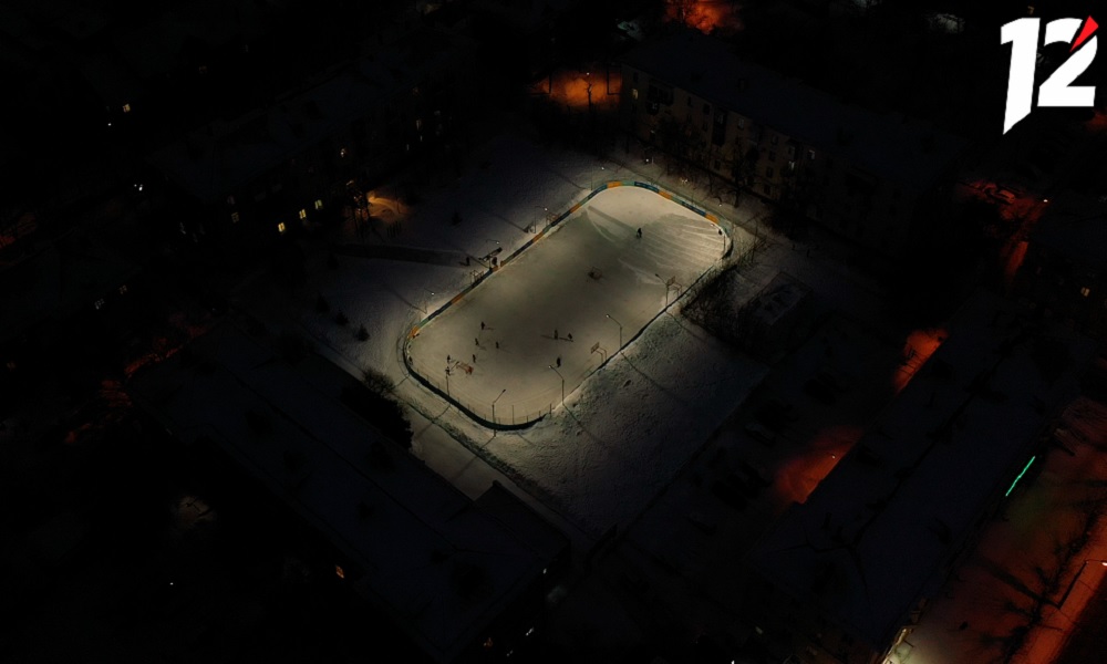 В Кировском округе Омска зальют 31 хоккейную коробку