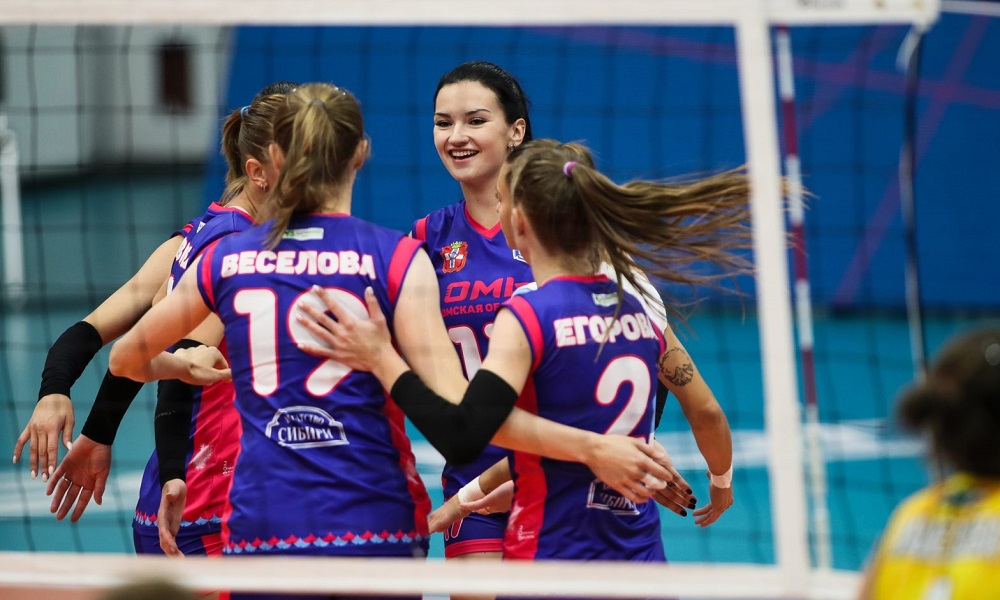 Омская волейбольная команда «Омь» обыграла вице-чемпионов прошлого сезона Высшей лиги «А»