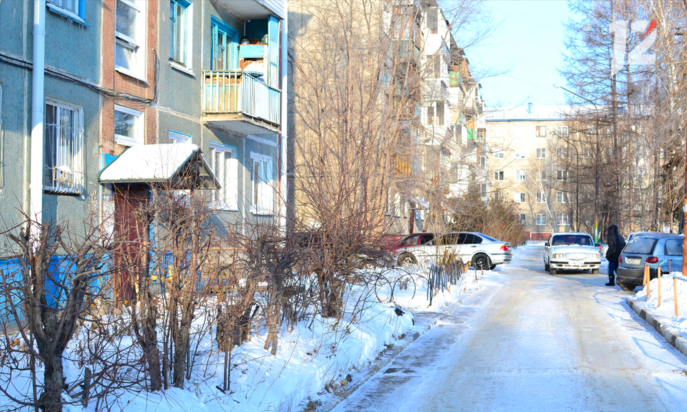 За два года в Омской области из аварийного жилья переселили 934 человека