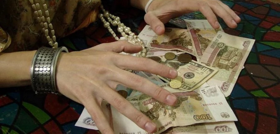 "Исцелившую" омичку за 100 тысяч рублей преступницу задержали в Красноярске