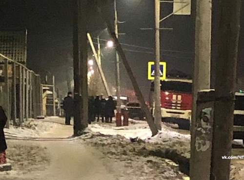 В Омске ОМОН штурмовал дом, в котором закрылся мужчина и угрожал взорвать газовый баллон