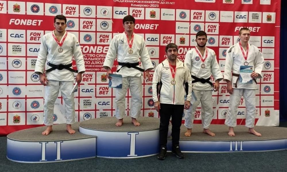 Омский дзюдоист Давид Григорян завоевал серебро первенства Сибири 