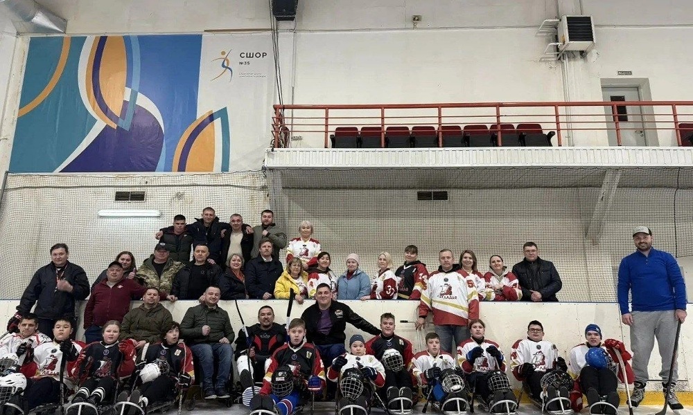В Омске сформировали команду по следж-хоккею для ветеранов СВО