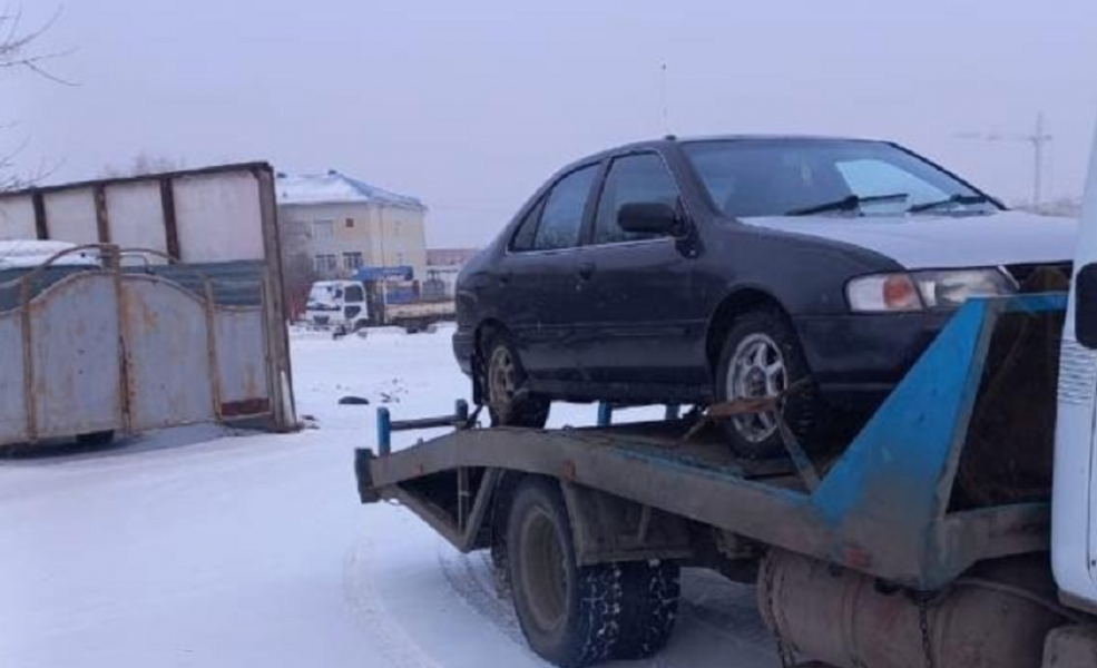 В Омской области задержали пьяного водителя, который вёз маленьких детей