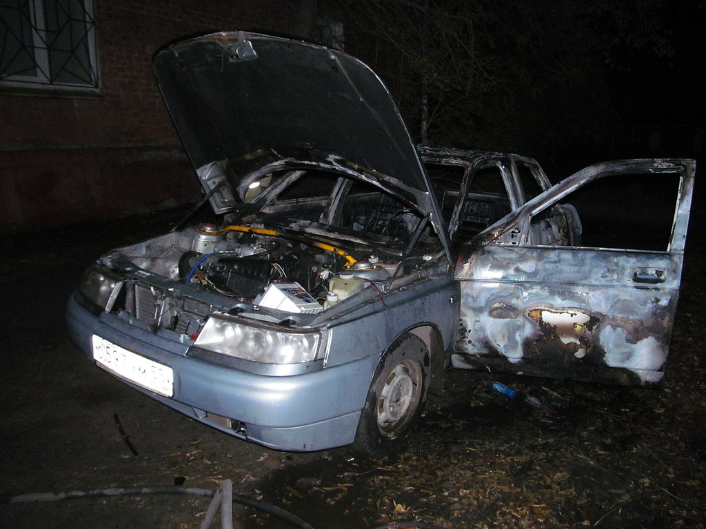 Пожертвовал "десяткой" ради пятисот рублей: омич спалил чужую машину из-за наживы