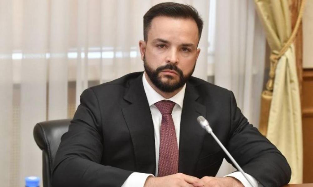 Алексей Ромахин сообщил, что в школы Стаханова направят 2,5 тысячи учебников