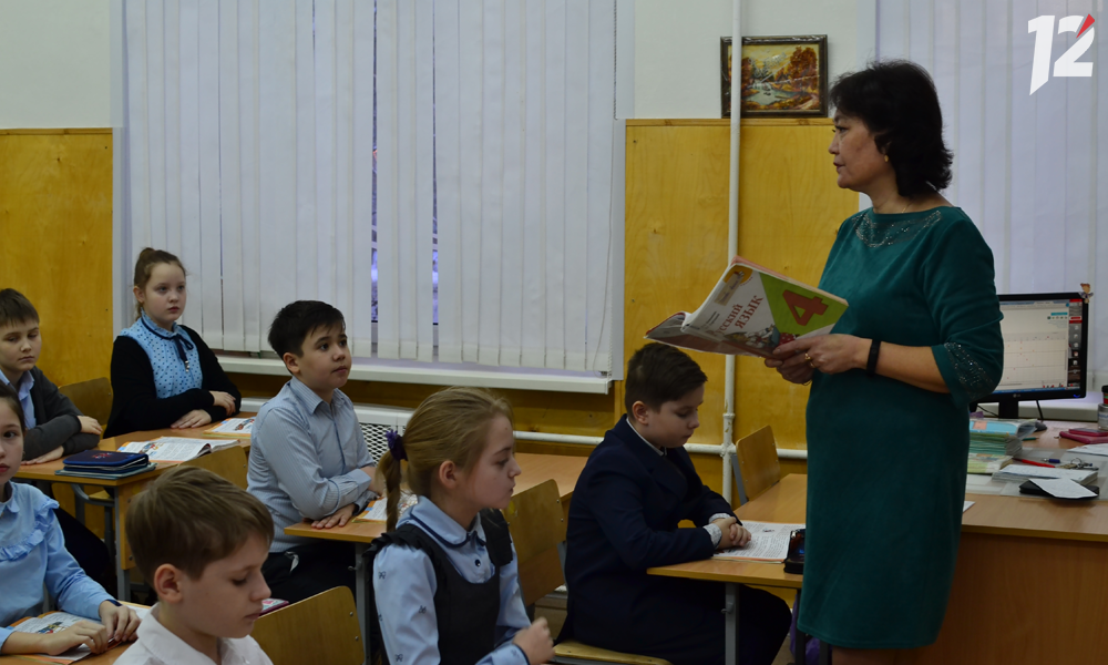 Омские школьники начинают учёбу в дистанционном формате