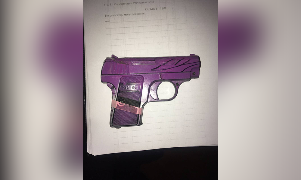 В Омске 11-летний мальчик напугал соседей игрушечным пистолетом