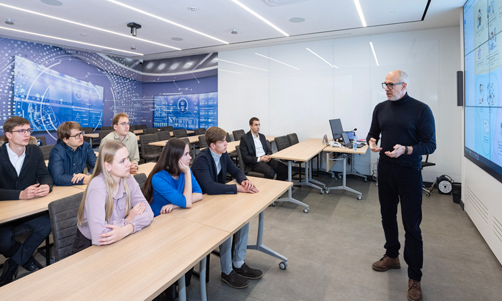 Омский НПЗ запустил подготовку инженеров с двумя дипломами