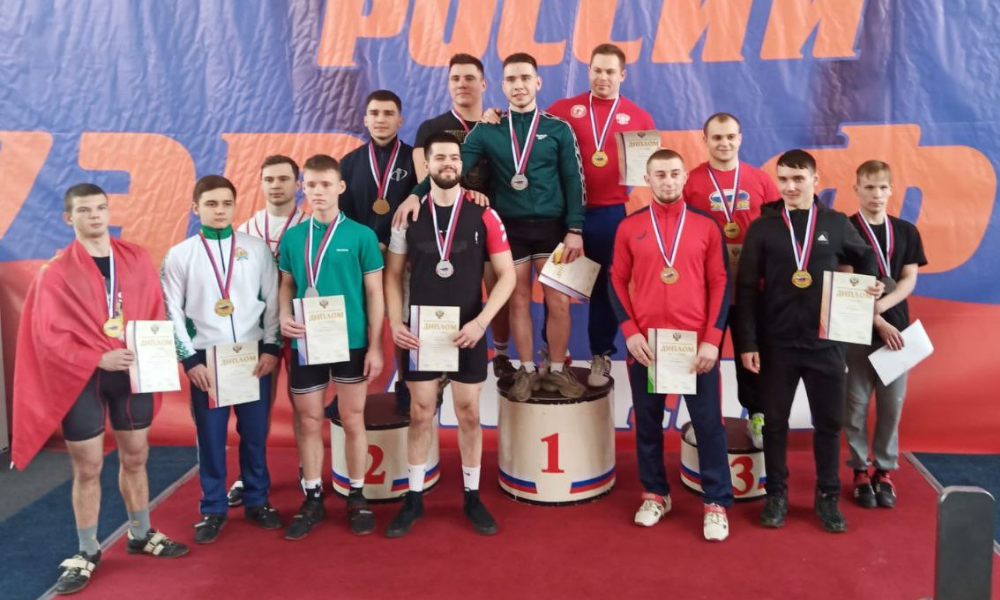 Омский пауэрлифтер Александр Щипанов занял призовое место на первенстве России