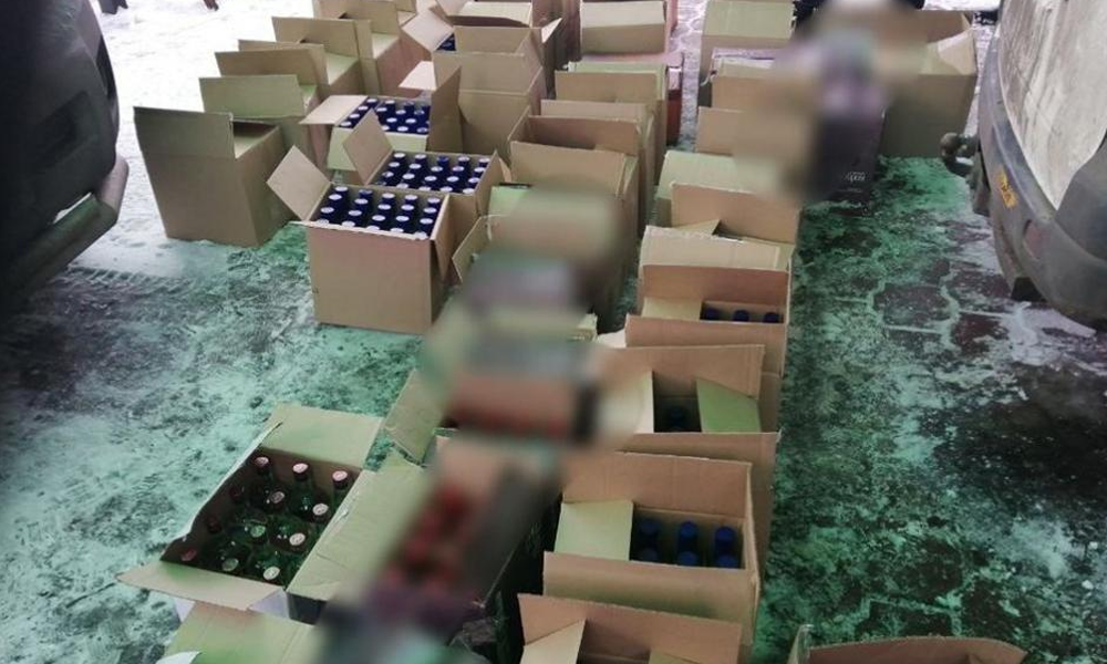 В Омской области мужчине грозит до 6 лет тюрьмы за незаконную торговлю алкоголем и табаком