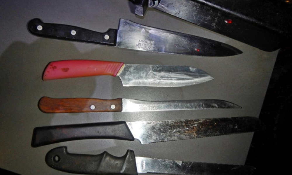 В Омске мужчина несколько раз ударил ножом своего 64-летнего знакомого