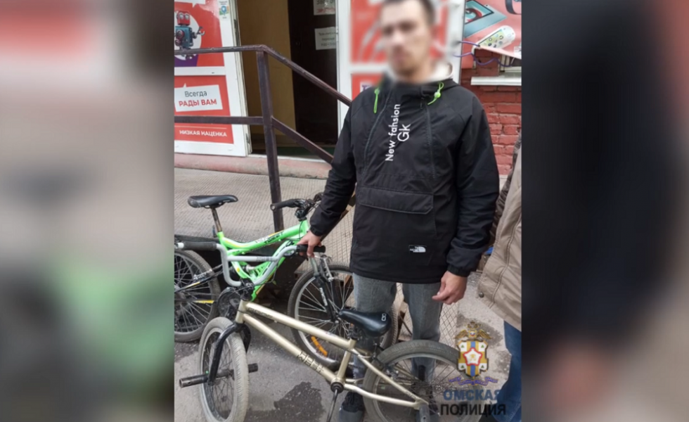 Омич за день совершил две кражи из подъездов в Ленинском округе