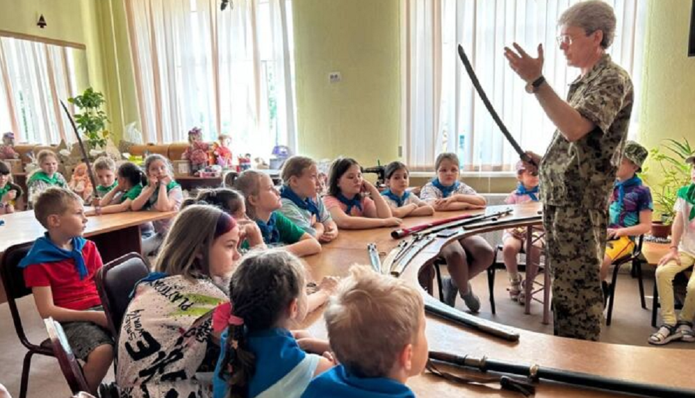 Юных омичей приглашают в городской летний лагерь на смену «Наследники Великой Победы»