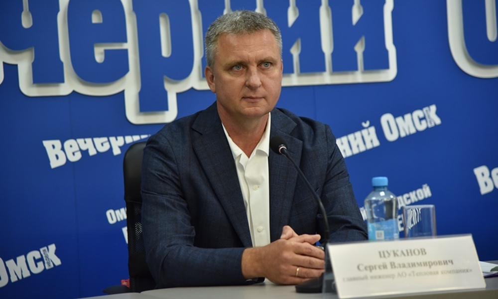 Специалисты омской «Тепловой компании» ремонтируют повреждённые сети в круглосуточном режиме