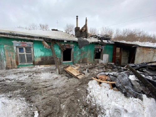 В Омске во время пожара сгорели бабушка и внук