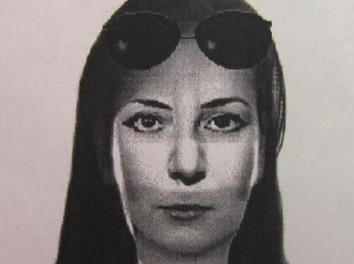 Юная омичка лишилась денег и серёжек за снятие "порчи" с матери