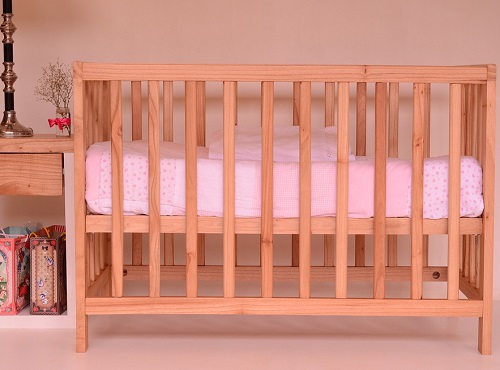 Омичка лишилась 177 тысяч рублей при продаже детской кровати