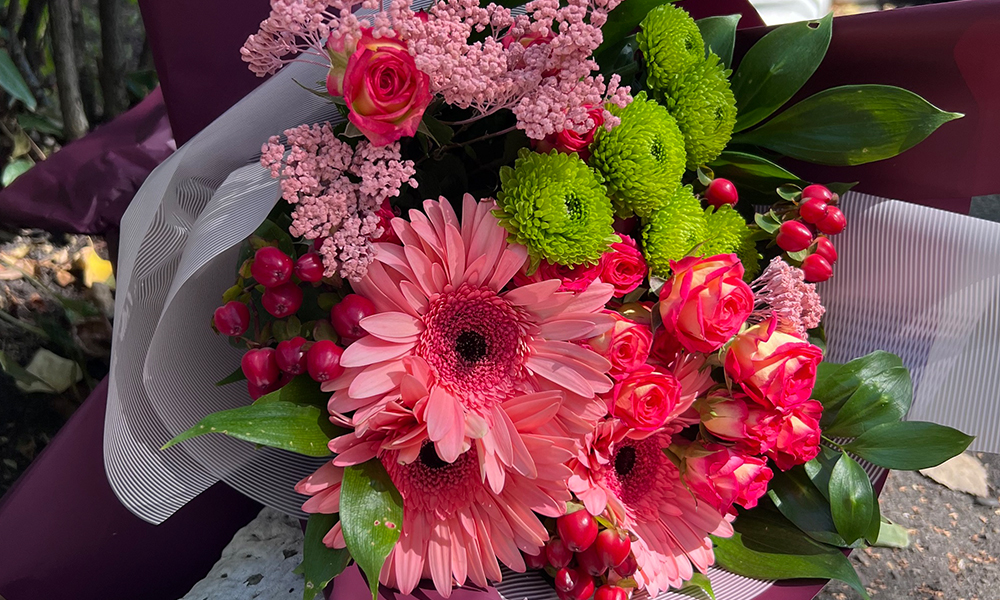 Быстрая доставка цветов в Новосибирске: когда важна каждая минута