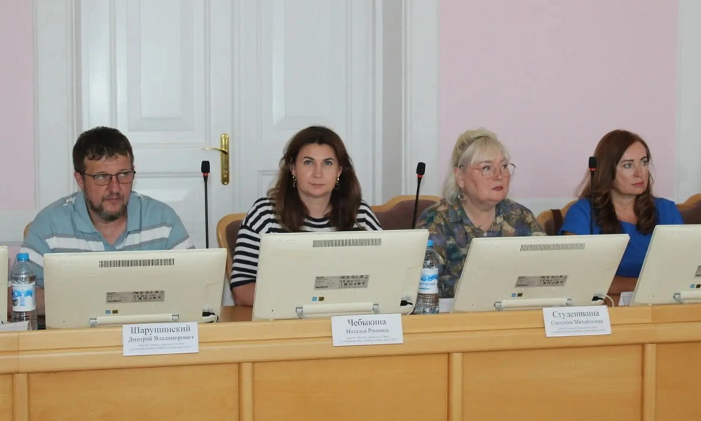 Финалист программы «ПРОдвижение ГЕРОЕВ» представил в горсовете план ремонта теплосетей Омска