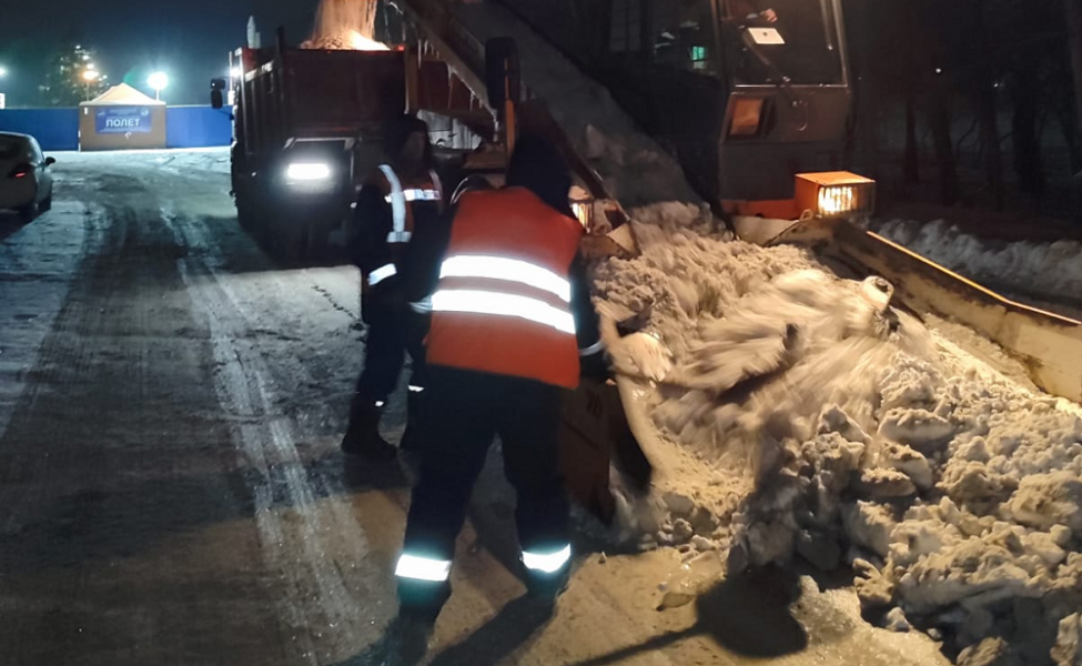 Для вывоза снега с улиц Омска каждый день будут дополнительно привлекать от 40 до 50 самосвалов