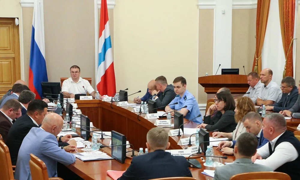 Виталий Хоценко рассмотрел проекты дорожной инфраструктуры в муниципальных районах