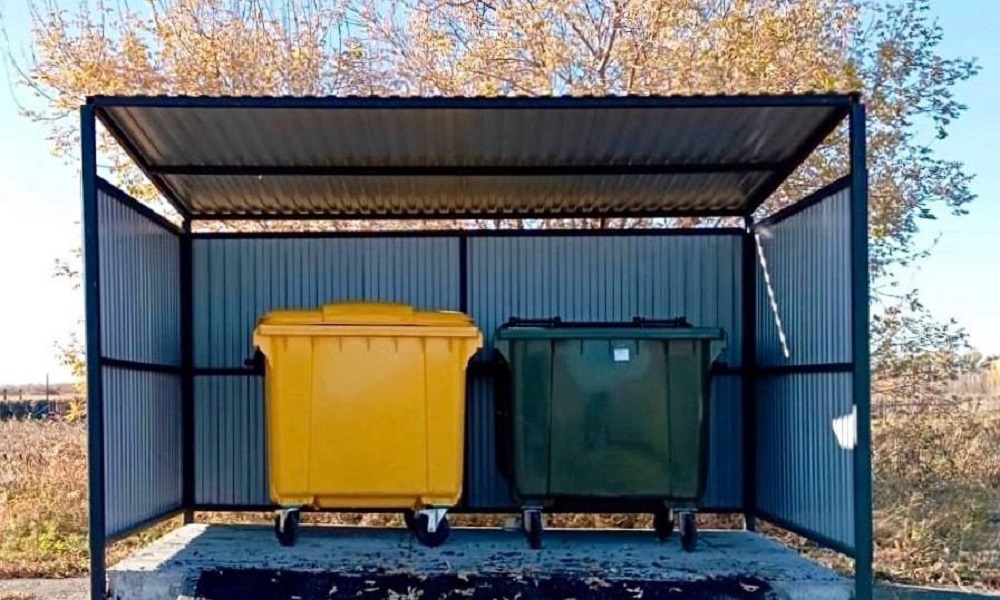 В районах Омской области обустраивают контейнерные площадки