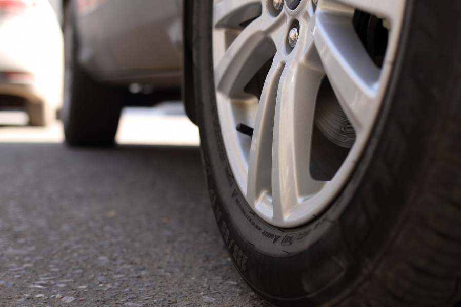 Омичка заплатит штраф за грязные номера на своей машине